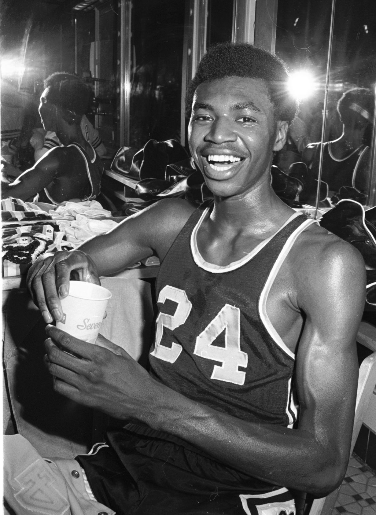 Harvey Knuckles, 1977